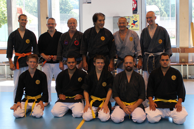 Teilnehmer des World Oshukai Federation Kobudo Sommerlagers in Thonon les bains 2010